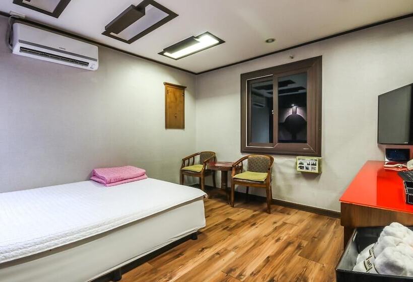 Motel Geojedo Gohyeon Y