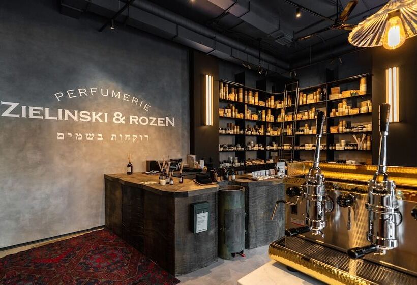 Yard Residence Apart