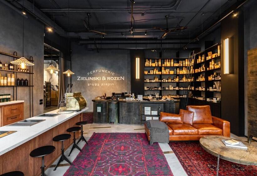 Yard Residence Apart