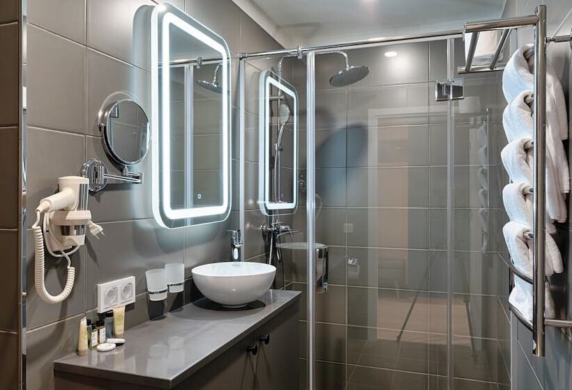 Yard Residence Apart