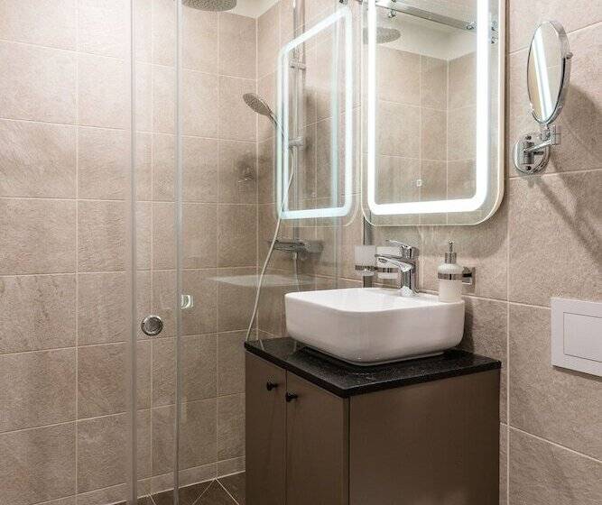 Yard Residence Apart