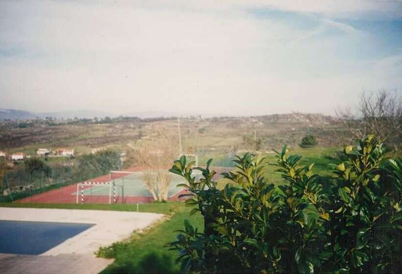 Beautiful 8 Bed Cottage In Celorico With Pool