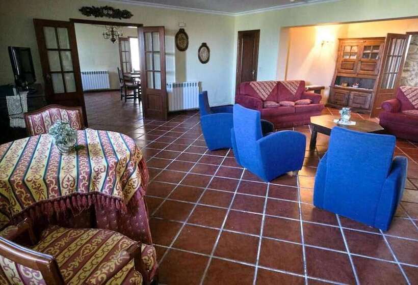 Beautiful 8 Bed Cottage In Celorico With Pool