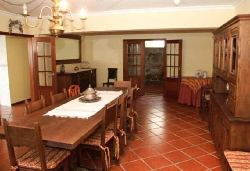 Beautiful 8 Bed Cottage In Celorico With Pool