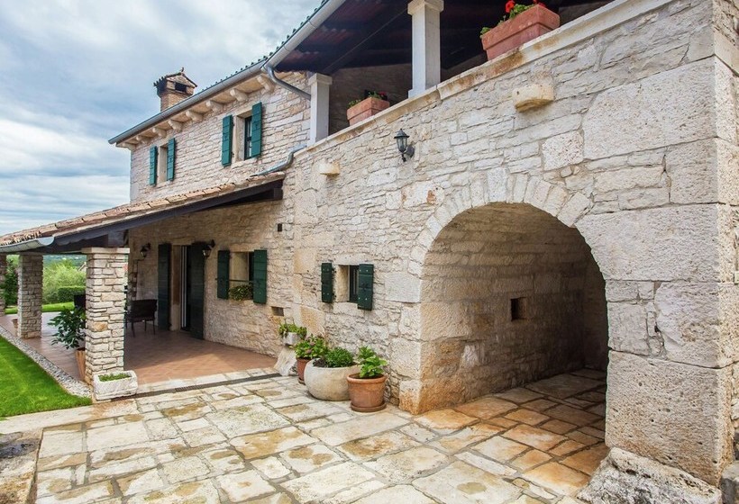 Beautiful Stone Villa With Private Pool And Fenced Yard  Pets Are Welcome