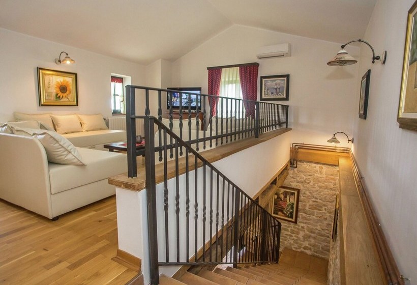 Beautiful Stone Villa With Private Pool And Fenced Yard  Pets Are Welcome