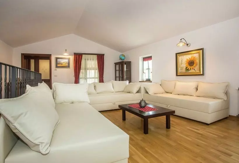 Beautiful Stone Villa With Private Pool And Fenced Yard  Pets Are Welcome