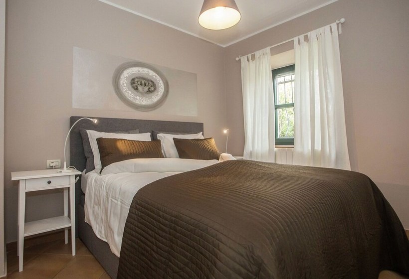 Beautiful Stone Villa With Private Pool And Fenced Yard  Pets Are Welcome