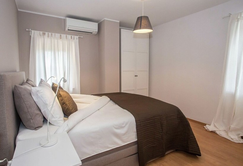 Beautiful Stone Villa With Private Pool And Fenced Yard  Pets Are Welcome