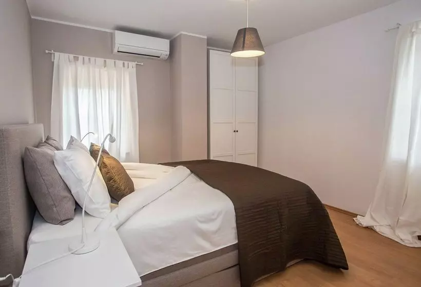 Beautiful Stone Villa With Private Pool And Fenced Yard  Pets Are Welcome