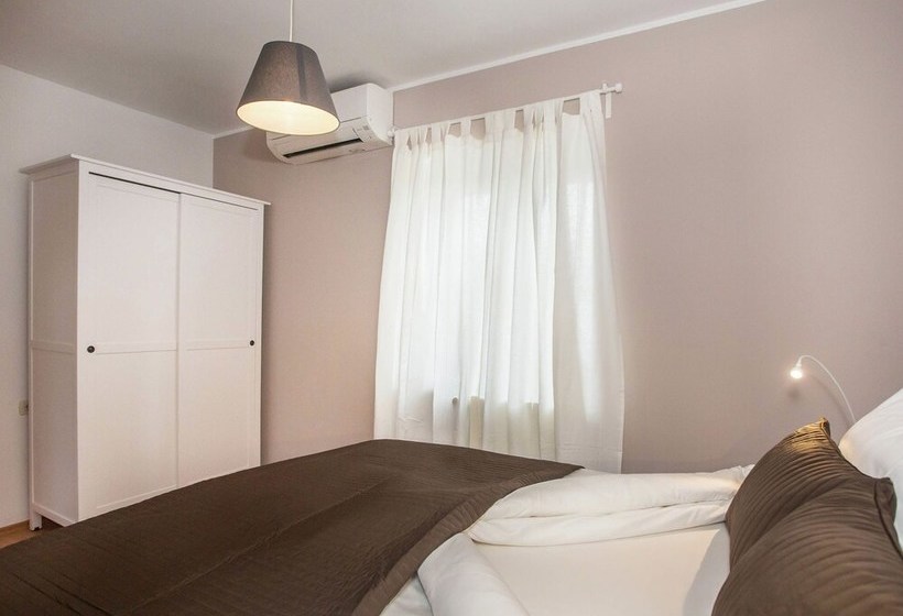 Beautiful Stone Villa With Private Pool And Fenced Yard  Pets Are Welcome