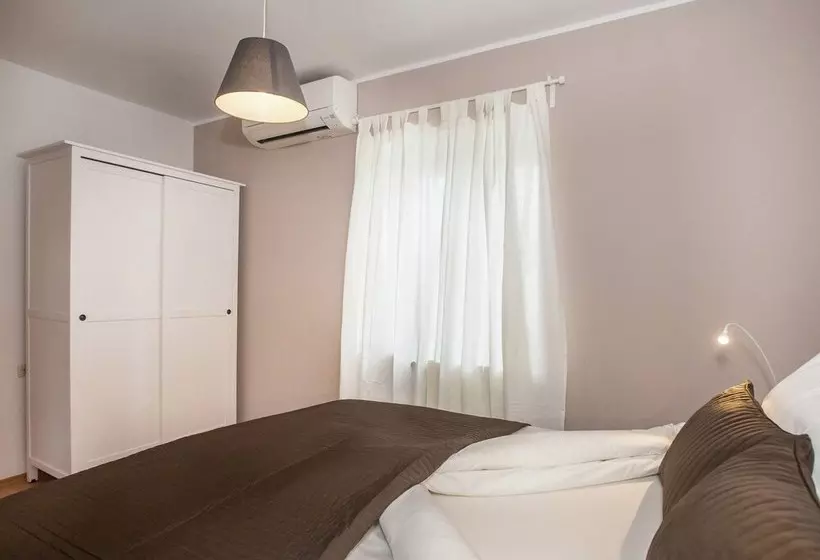 Beautiful Stone Villa With Private Pool And Fenced Yard  Pets Are Welcome