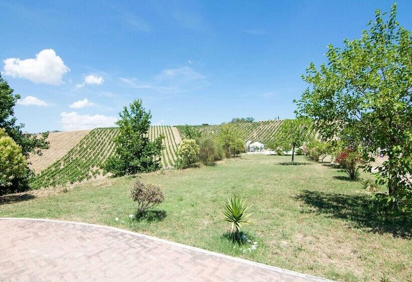 Enticing Apartment In Ascoli Piceno With Swimming Pool