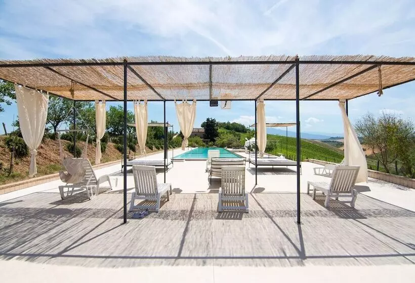 Enticing Apartment In Ascoli Piceno With Swimming Pool