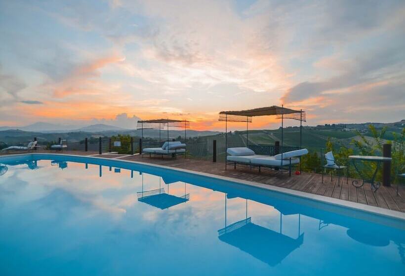 Enticing Apartment In Ascoli Piceno With Swimming Pool