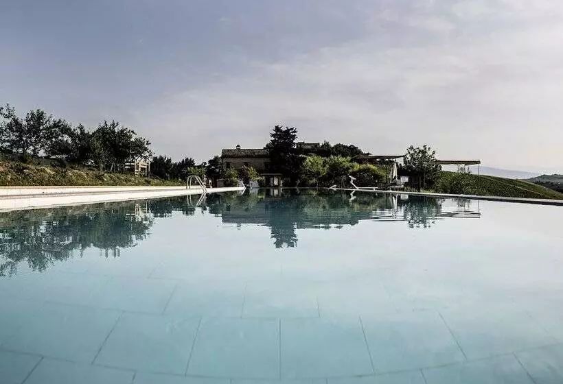Enticing Apartment In Ascoli Piceno With Swimming Pool