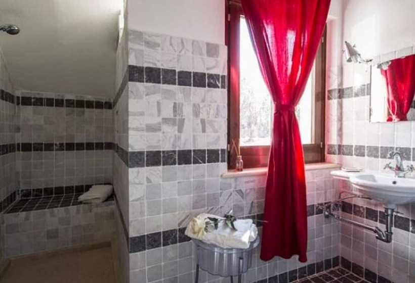 Enticing Apartment In Ascoli Piceno With Swimming Pool