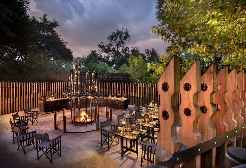 هتل Xigera Safari Lodge