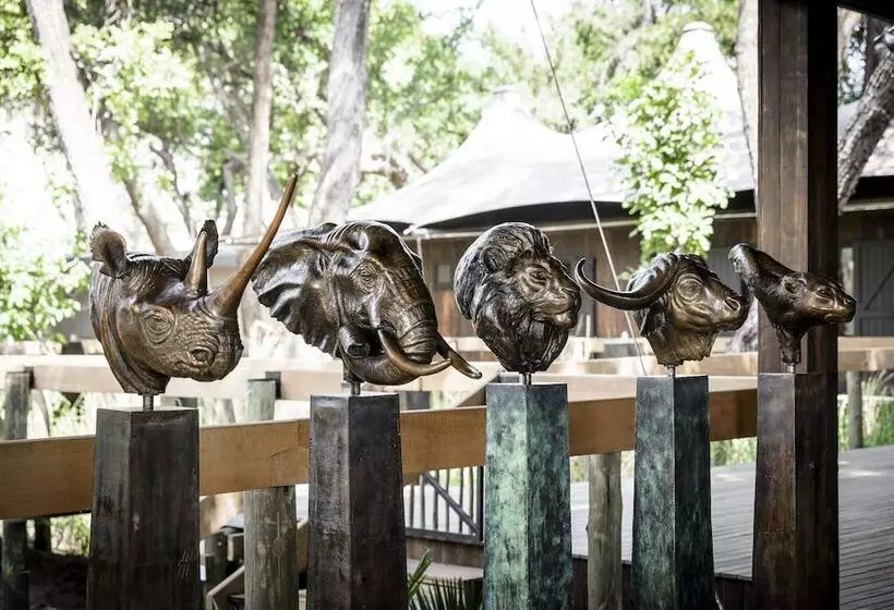 هتل Xigera Safari Lodge