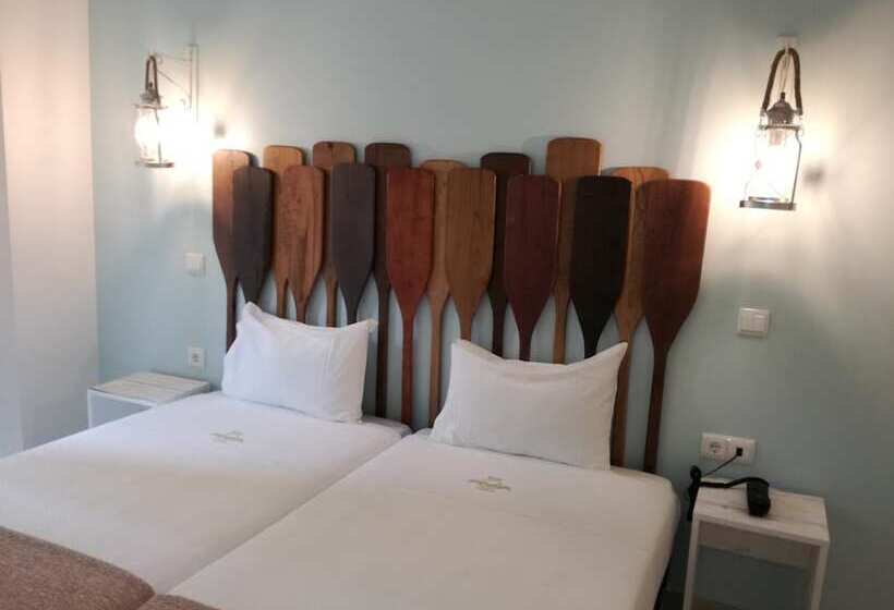 پانسیون By The Beach