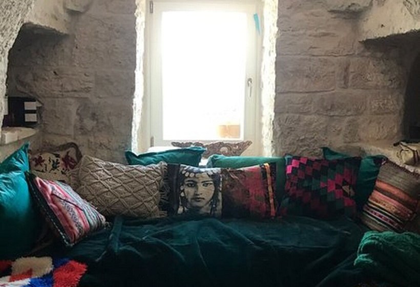 Pretty Trullo Cottage In Martinafranca With Garden And Barbecue