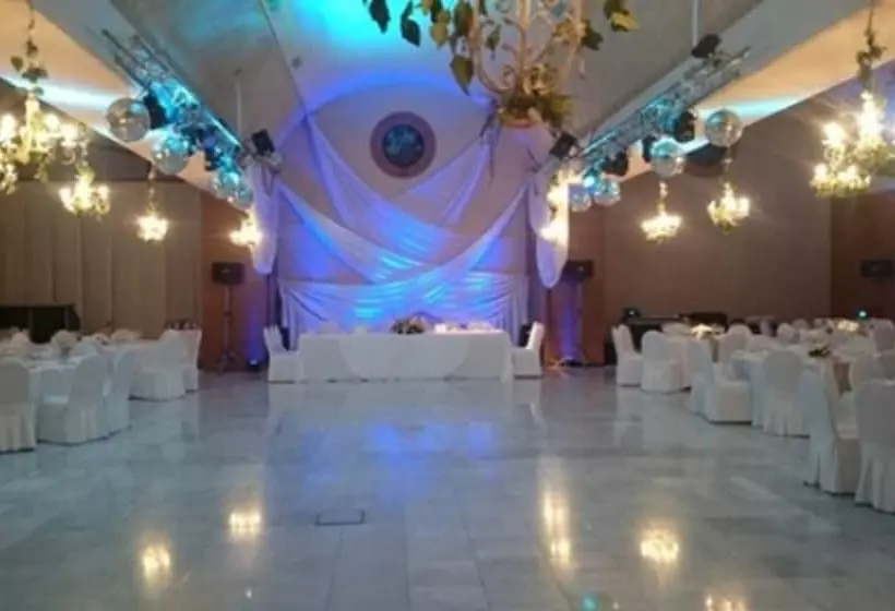 هتل Del Bono Park