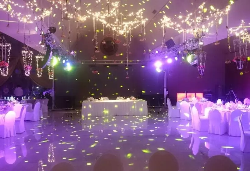 هتل Del Bono Park