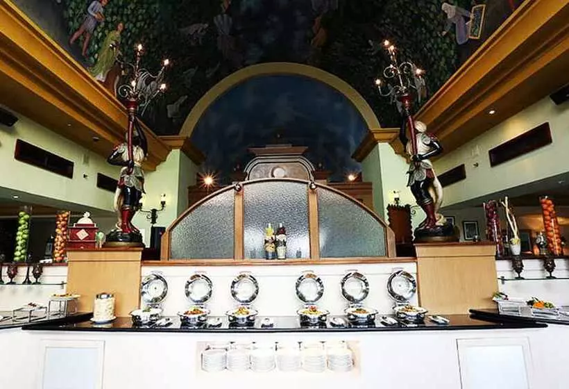 Hotel Aryaduta Suite Semanggi