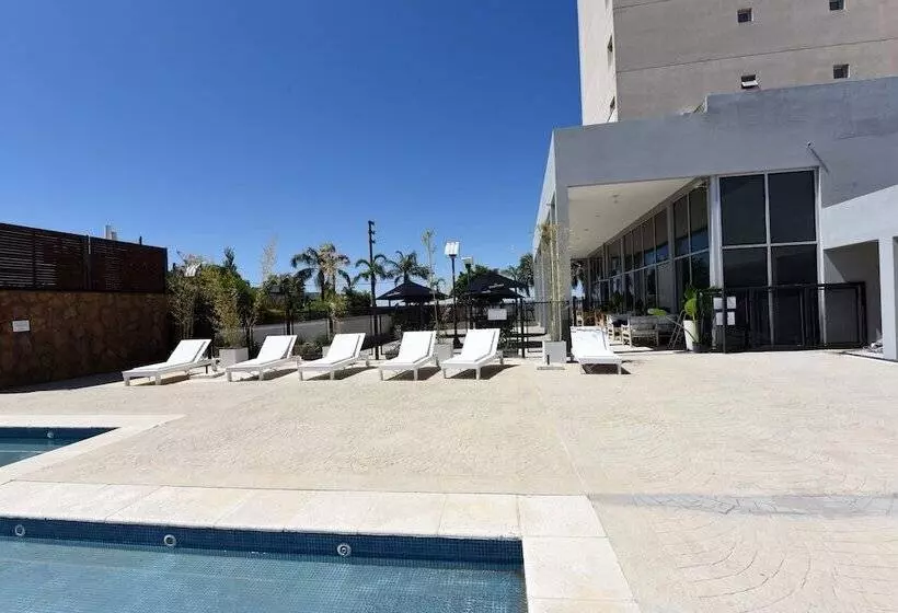 Отель Camberland Ramallo