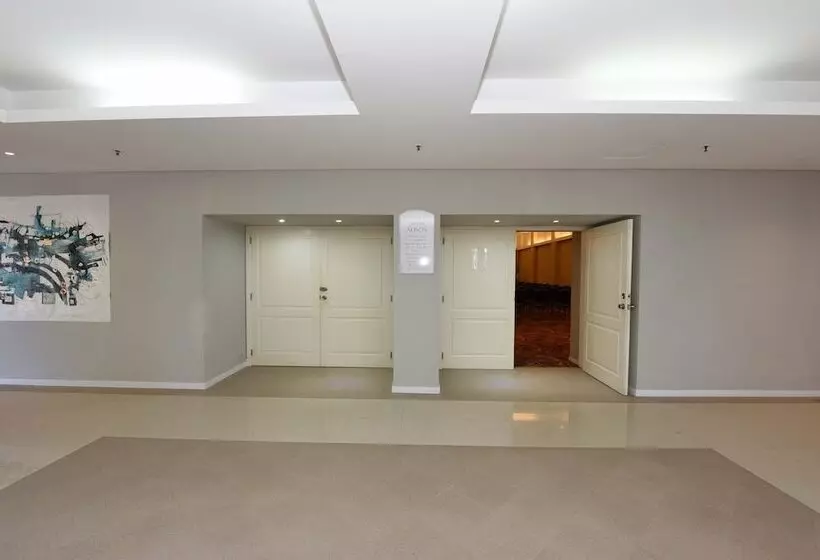 Отель Camberland Ramallo