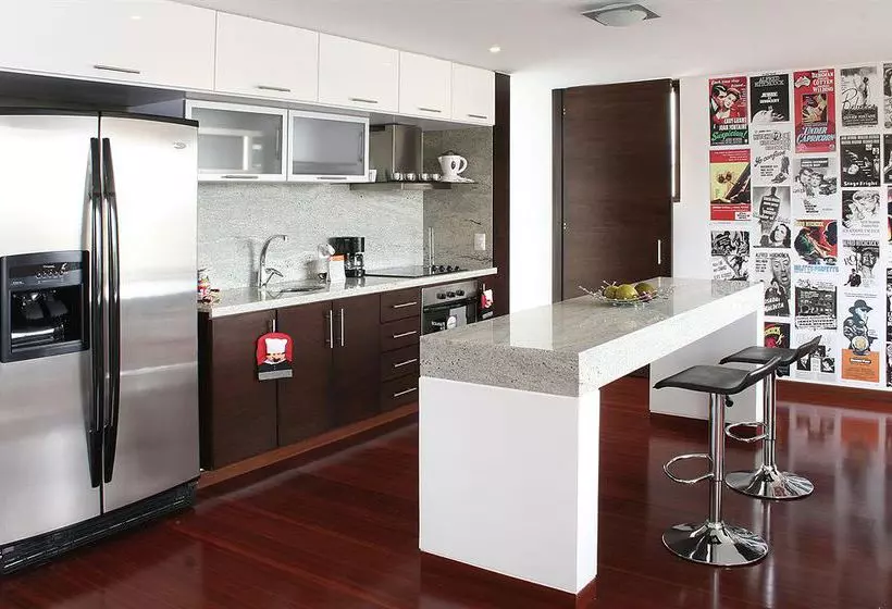 هتل Celebrities Suites