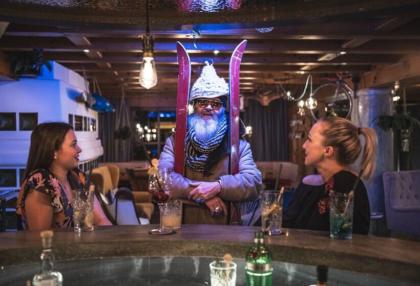 هتل Das Falkenstein