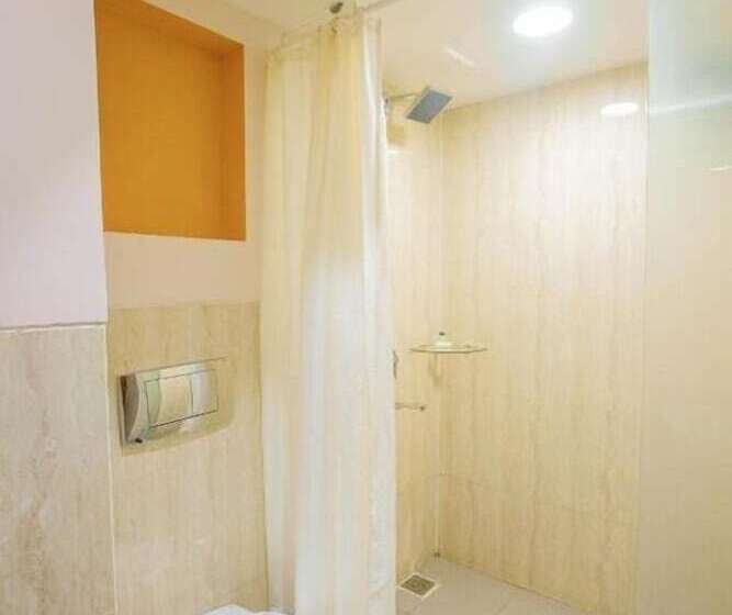 هتل Featherlite Evoma