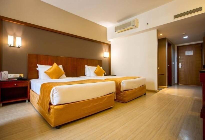 هتل Featherlite Evoma