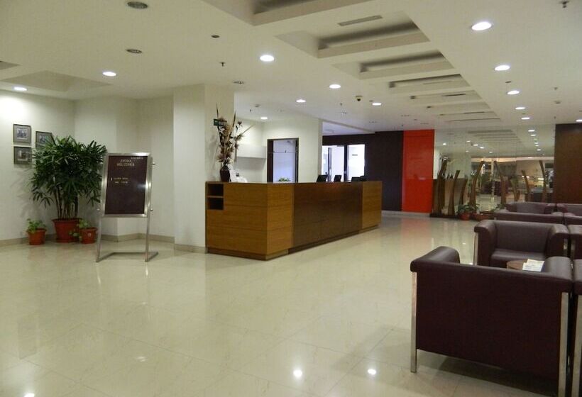 هتل Featherlite Evoma