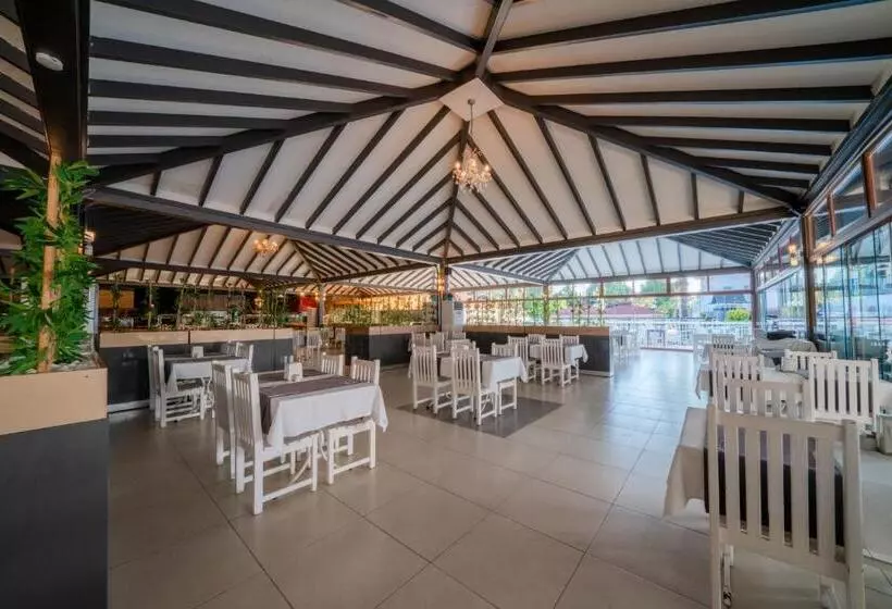 酒店 Lykia Botanika Beach & Fun Club