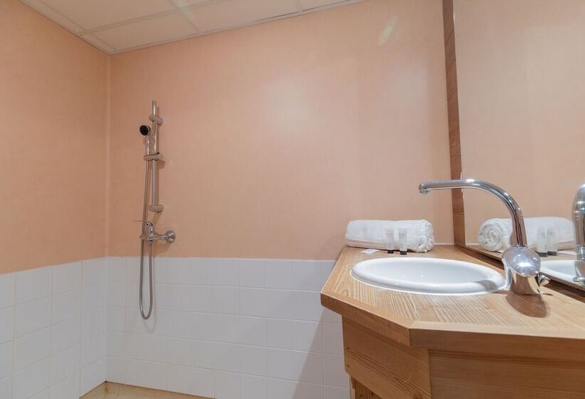 هتل Madame Vacances Residence Le Parc Des Airelles