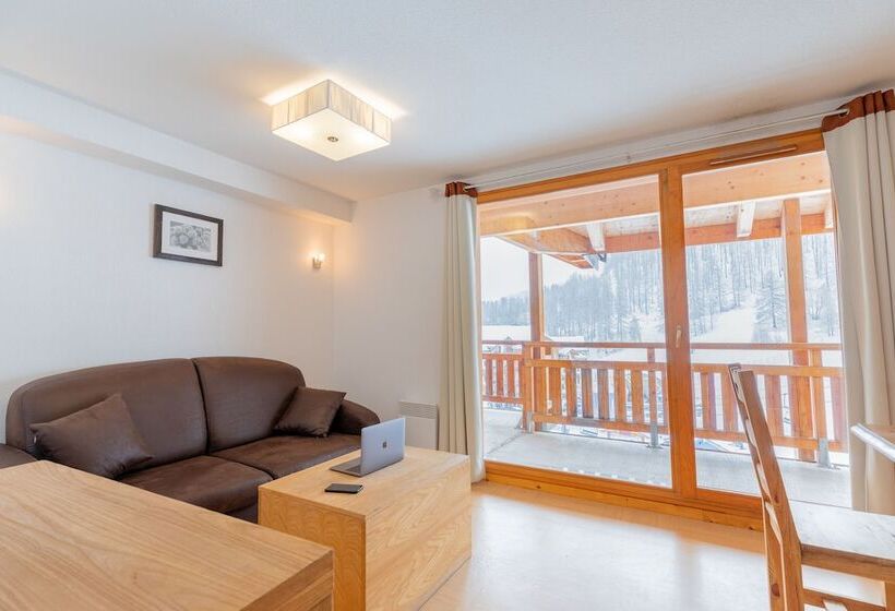 هتل Madame Vacances Residence Le Parc Des Airelles