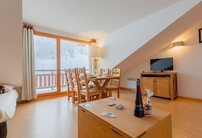 هتل Madame Vacances Residence Le Parc Des Airelles