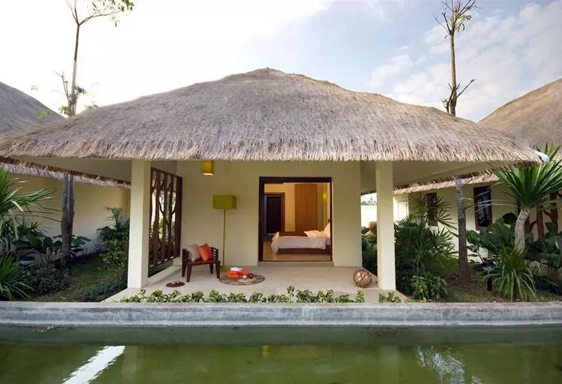 ホテル Nantra De Deluxe