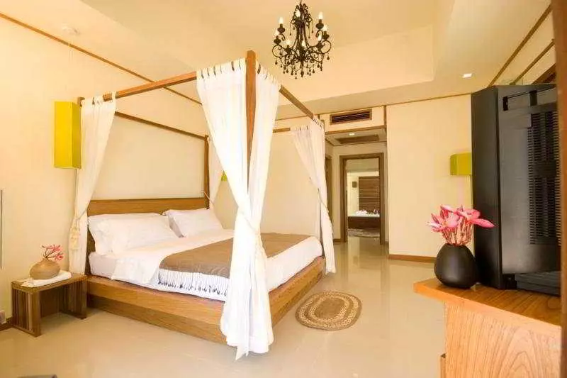 ホテル Nantra De Deluxe