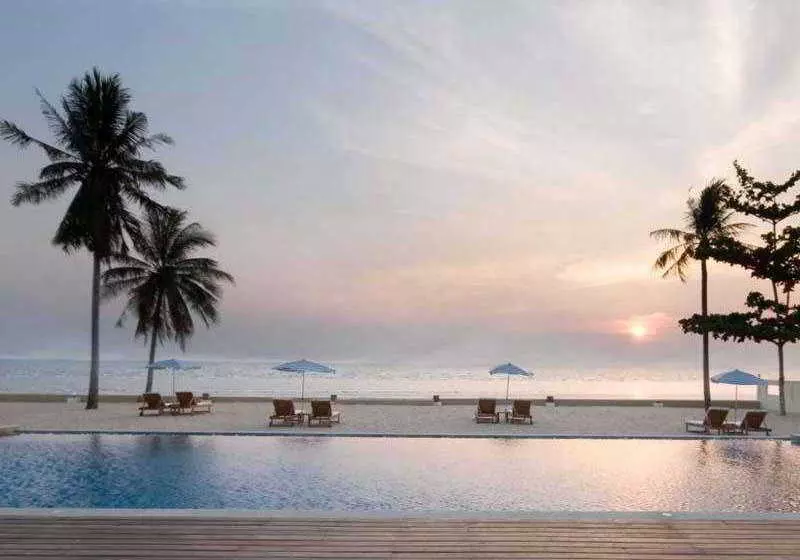 ホテル Nantra De Deluxe