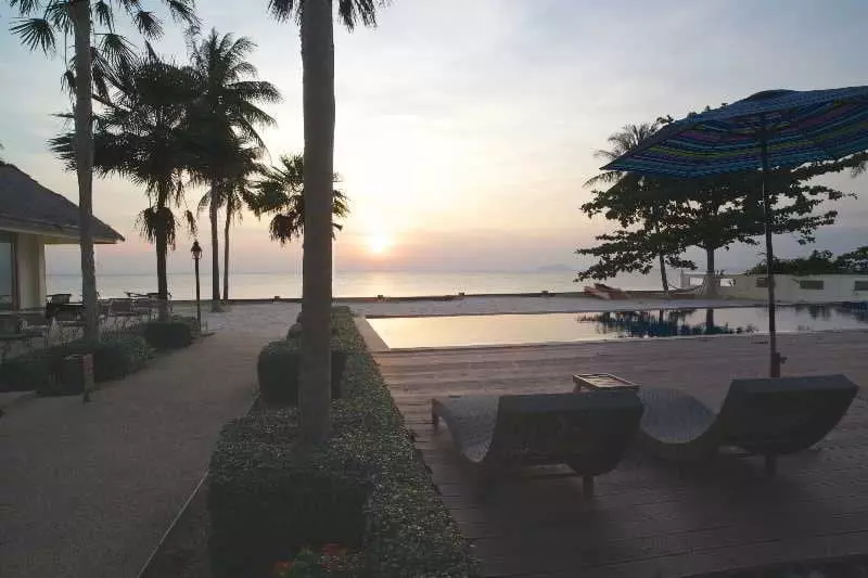 ホテル Nantra De Deluxe