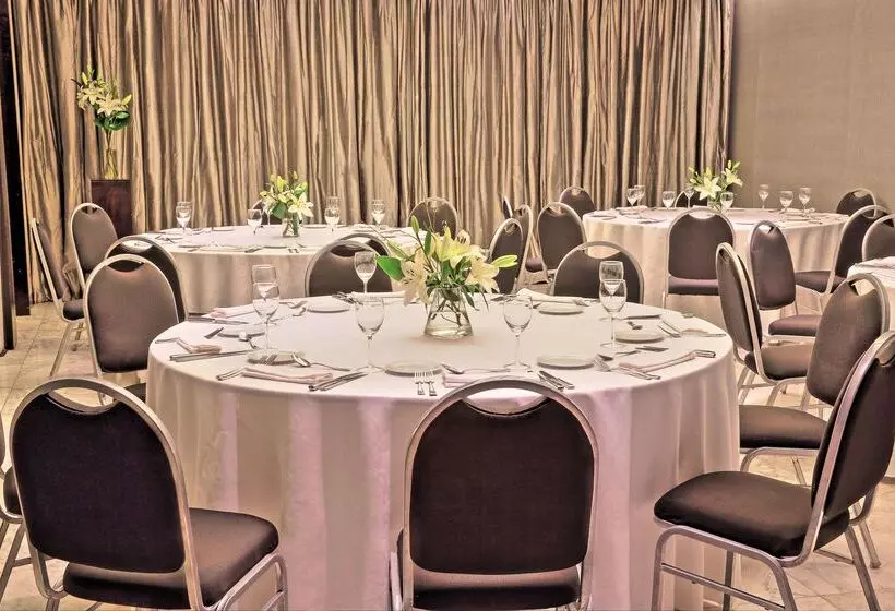 Отель NH Buenos Aires Tango