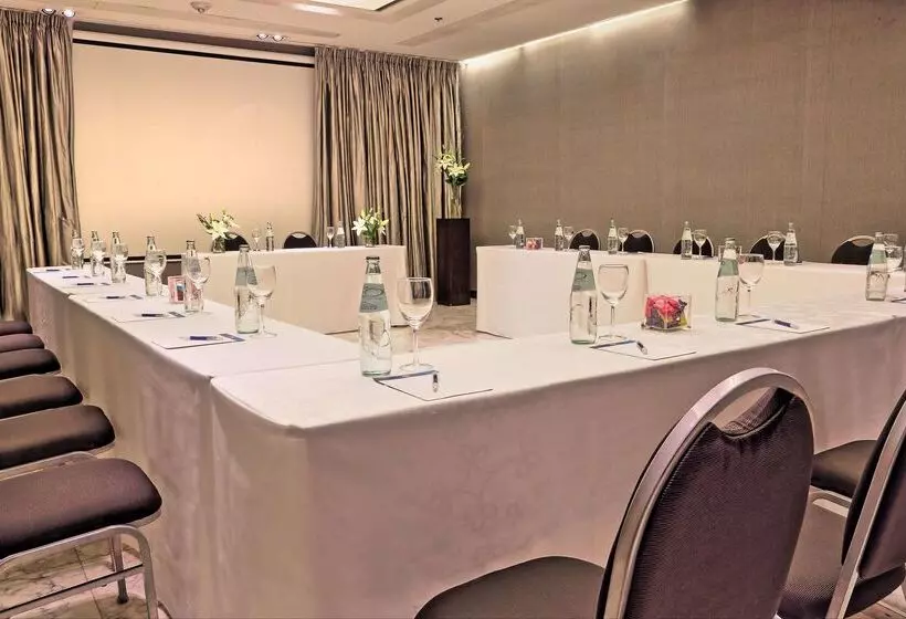 Отель NH Buenos Aires Tango