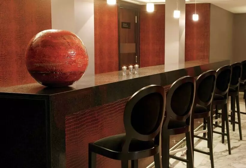 Отель NH Buenos Aires Tango