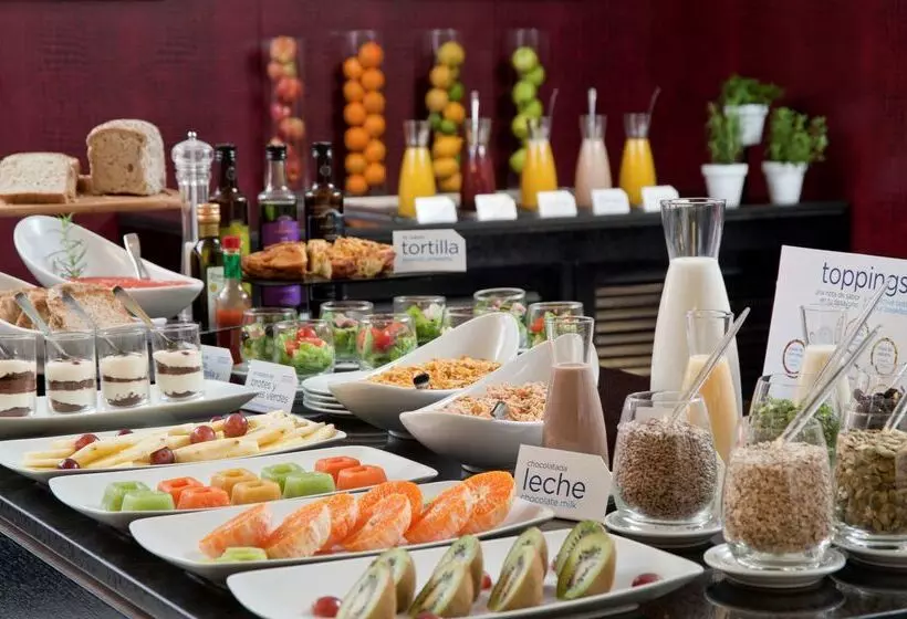 Отель NH Buenos Aires Tango