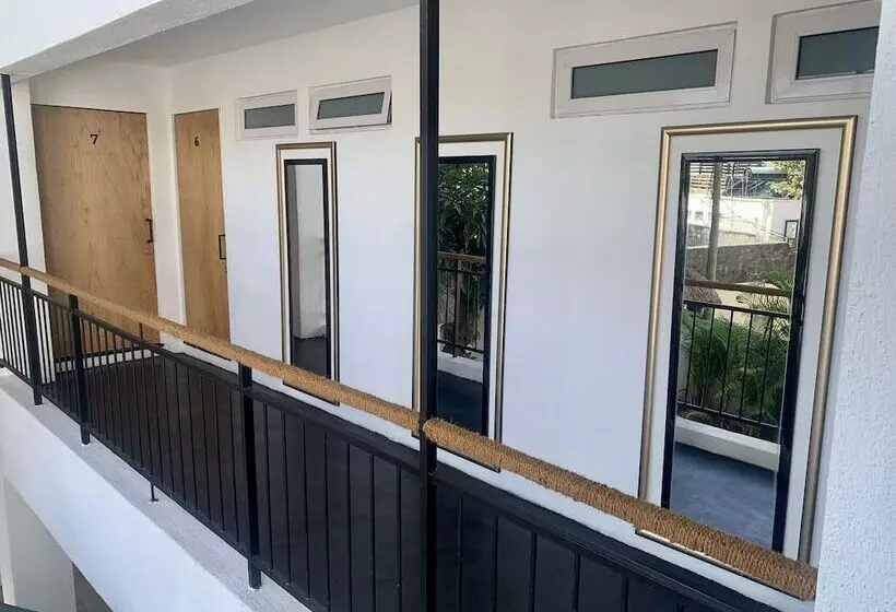 هتل Cosy Guest House Sous Le Badamier