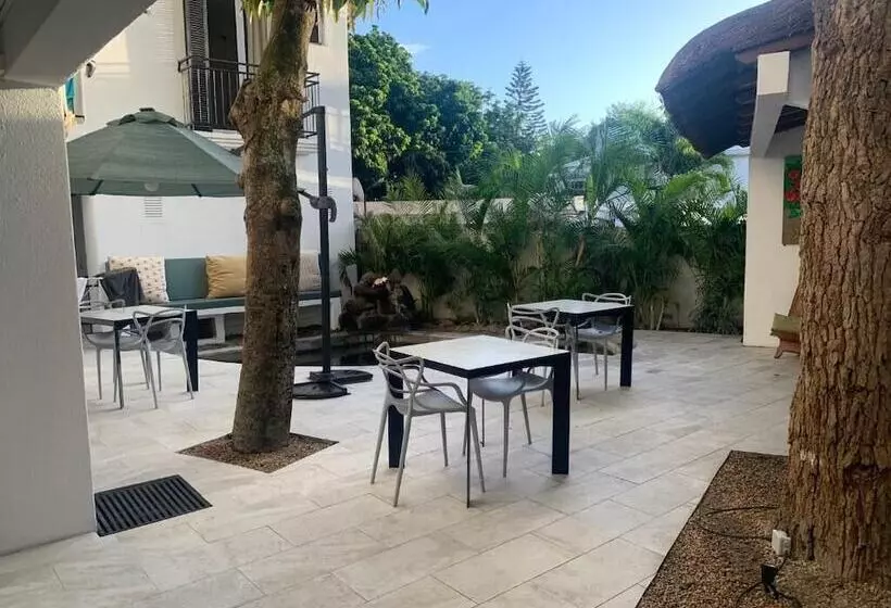 هتل Cosy Guest House Sous Le Badamier