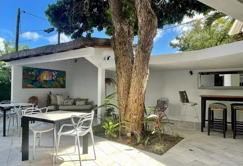 هتل Cosy Guest House Sous Le Badamier